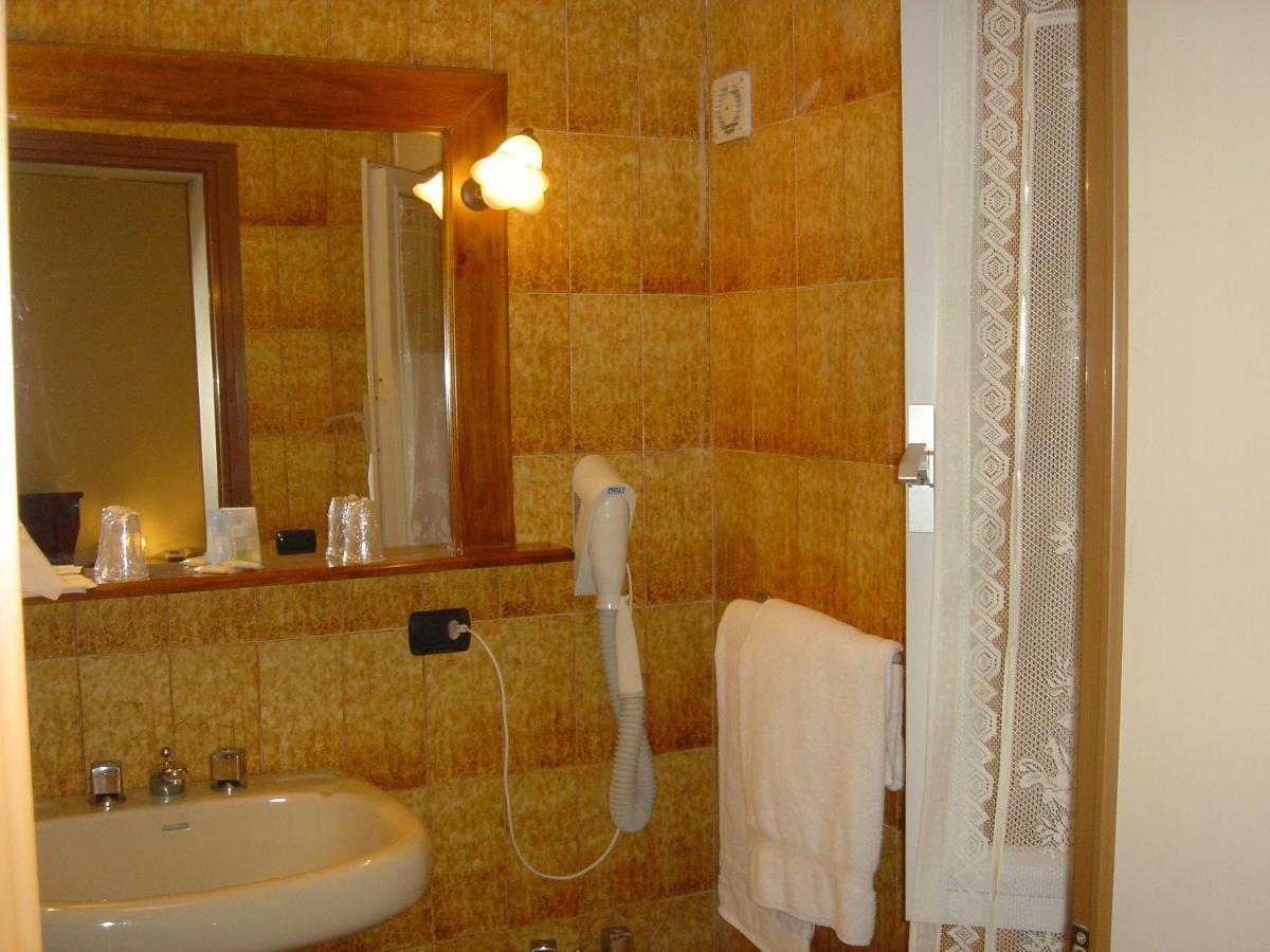 Malaspina Hotel & Resort Bosa Ngoại thất bức ảnh