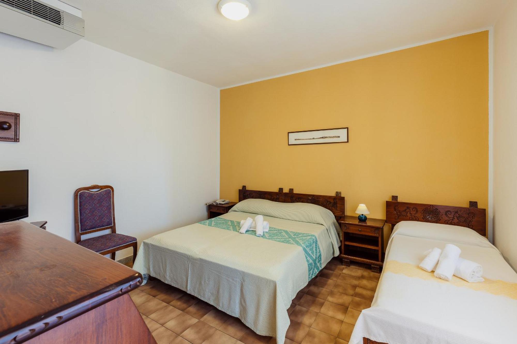 Malaspina Hotel & Resort Bosa Ngoại thất bức ảnh