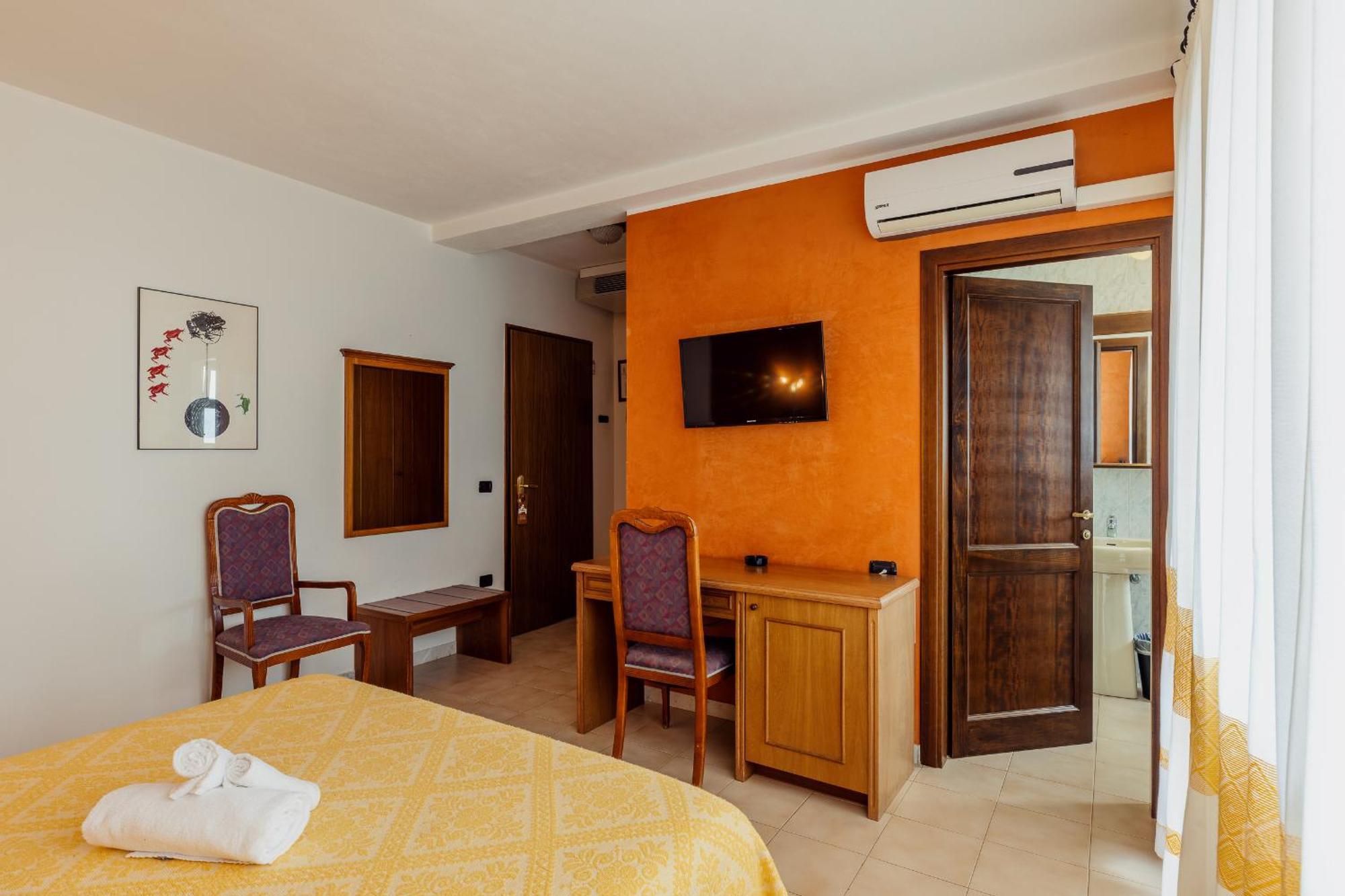 Malaspina Hotel & Resort Bosa Ngoại thất bức ảnh
