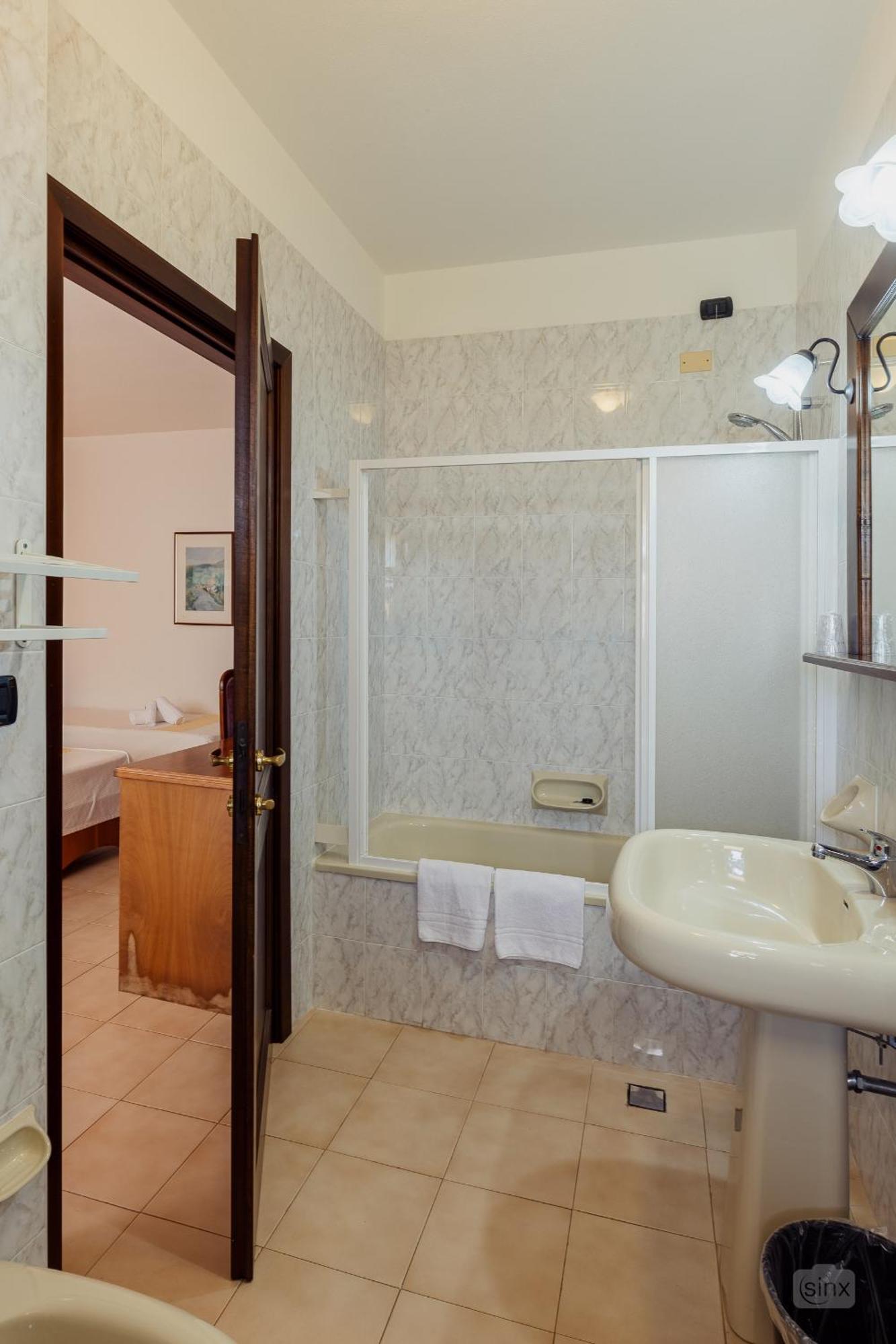 Malaspina Hotel & Resort Bosa Ngoại thất bức ảnh